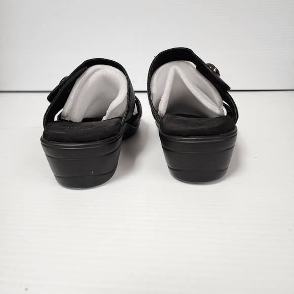 Easy Spirit Comfort Wave Black Slip on Wedge Heel Strappy Sandals Size 7W - Picture 8 of 11